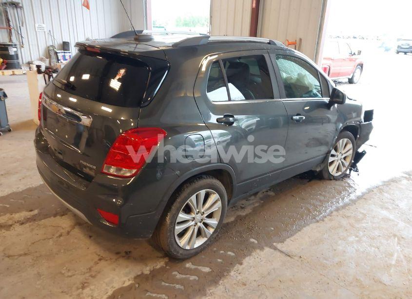 Photo 4 of 2020 Chevrolet Trax AWD PREMIER (VIN 3GNCJRSB2LL111354)