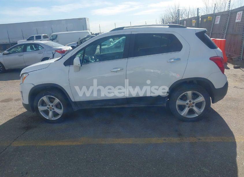 Photo 14 of 2016 Chevrolet Trax LTZ (VIN 3GNCJRSB4GL165194)