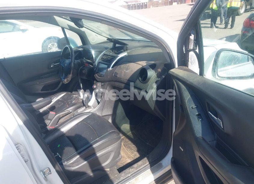 Photo 5 of 2016 Chevrolet Trax LTZ (VIN 3GNCJRSB4GL165194)