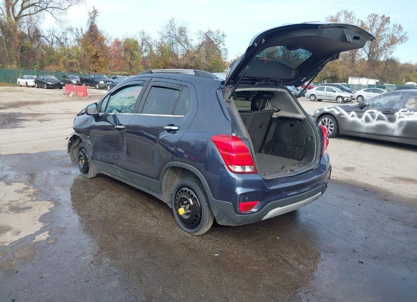 Photo 3 of 2018 Chevrolet Trax PREMIER (VIN 3GNCJRSB4JL316591)