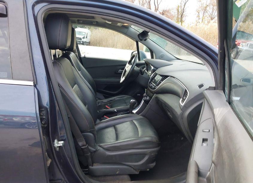 Photo 5 of 2018 Chevrolet Trax PREMIER (VIN 3GNCJRSB4JL316591)