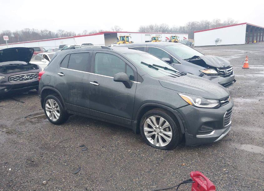 2020 Chevrolet Trax AWD PREMIER (VIN 3GNCJRSB4LL119617) main photo