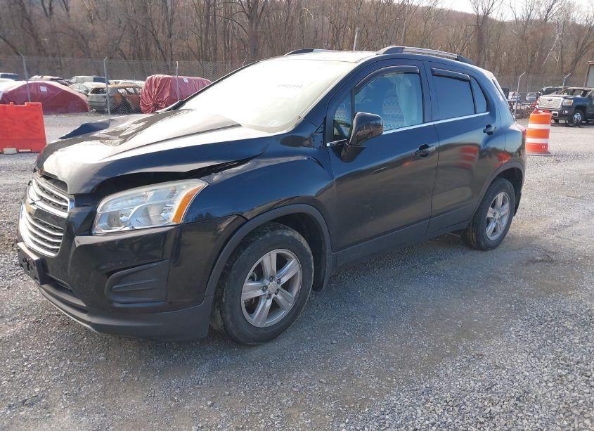 Photo 2 of 2015 Chevrolet Trax LT (VIN 3GNCJRSB6FL252867)