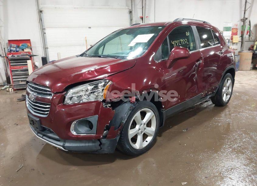 Photo 2 of 2016 Chevrolet Trax LTZ (VIN 3GNCJRSB6GL117812)