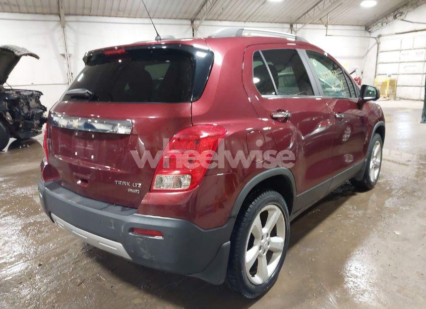 Photo 4 of 2016 Chevrolet Trax LTZ (VIN 3GNCJRSB6GL117812)