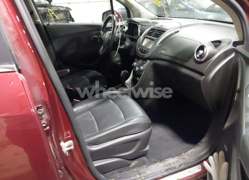 Photo 5 of 2016 Chevrolet Trax LTZ (VIN 3GNCJRSB6GL117812)