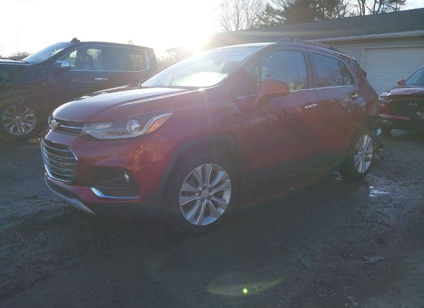 Photo 2 of 2020 Chevrolet Trax AWD PREMIER (VIN 3GNCJRSB6LL262598)