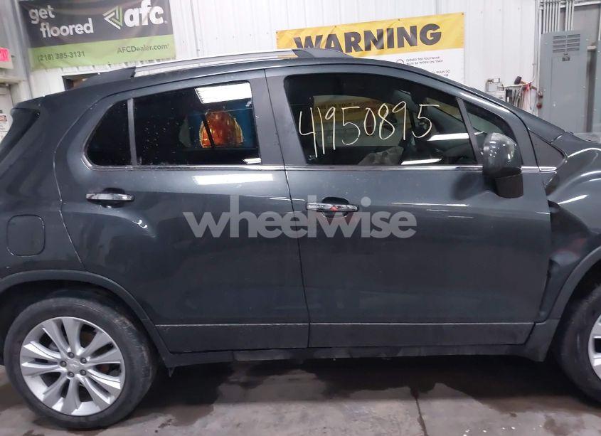 Photo 14 of 2020 Chevrolet Trax AWD PREMIER (VIN 3GNCJRSB7LL238200)