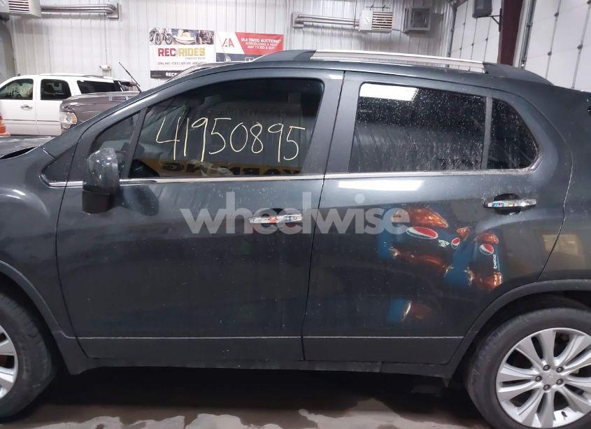 Photo 15 of 2020 Chevrolet Trax AWD PREMIER (VIN 3GNCJRSB7LL238200)