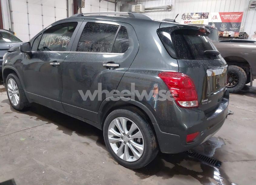 Photo 3 of 2020 Chevrolet Trax AWD PREMIER (VIN 3GNCJRSB7LL238200)