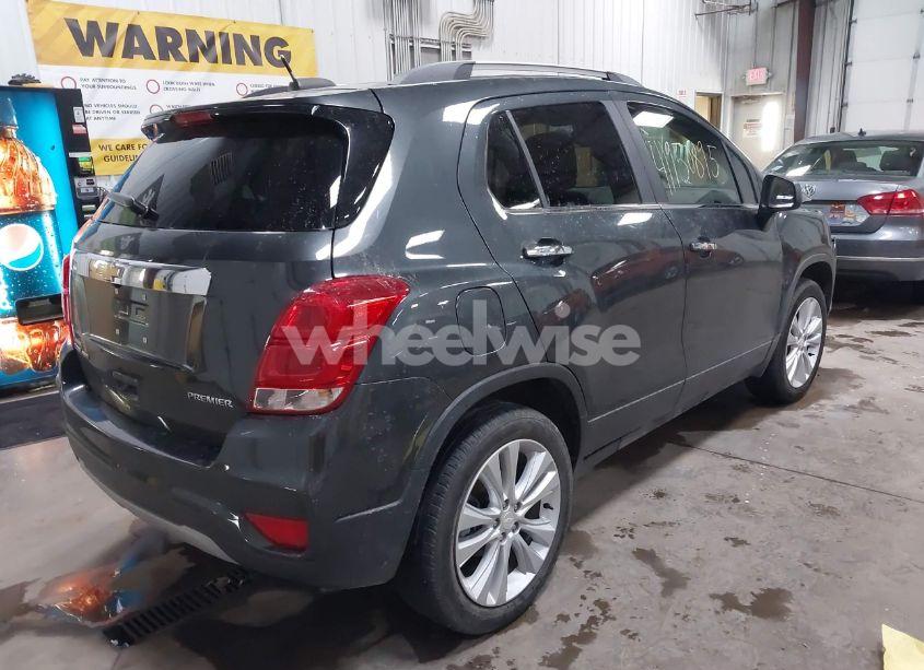 Photo 4 of 2020 Chevrolet Trax AWD PREMIER (VIN 3GNCJRSB7LL238200)