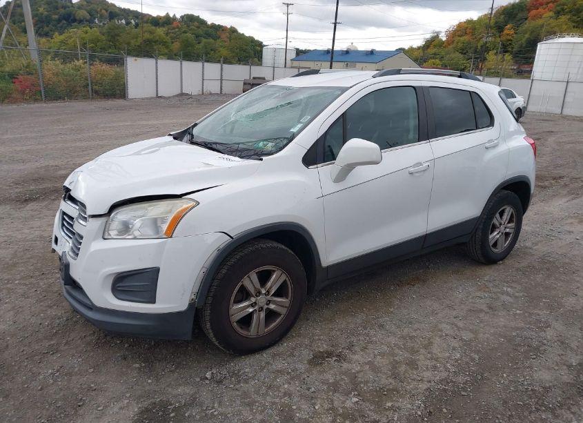 Photo 2 of 2015 Chevrolet Trax LT (VIN 3GNCJRSB8FL229641)