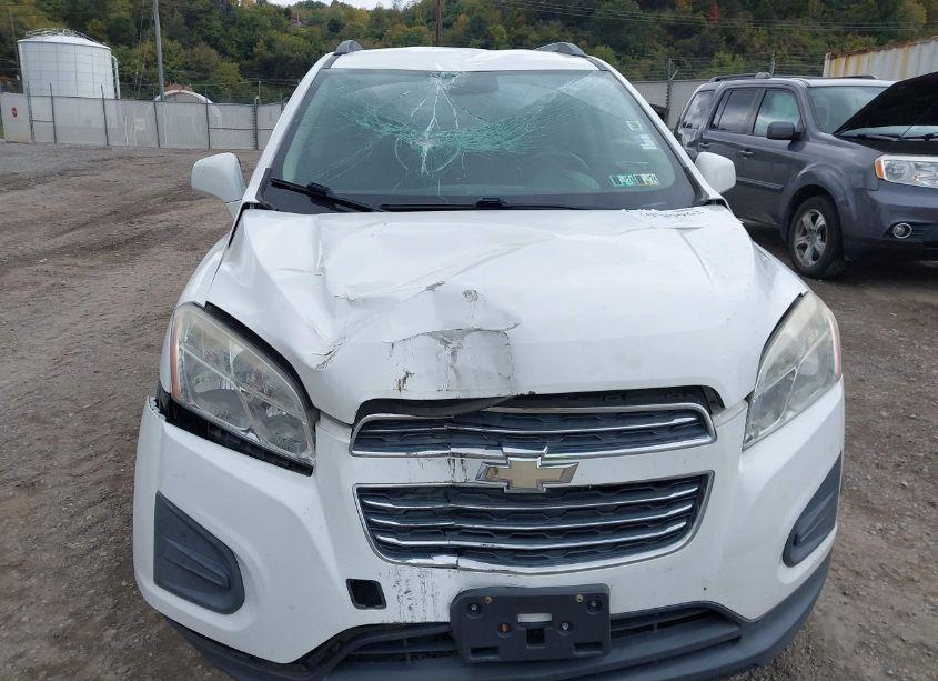 Photo 6 of 2015 Chevrolet Trax LT (VIN 3GNCJRSB8FL229641)