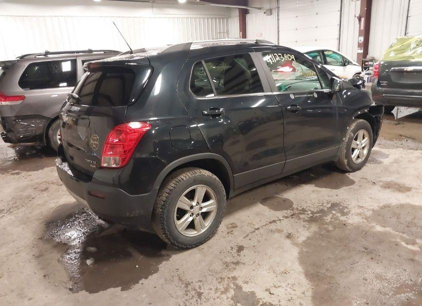 Photo 4 of 2015 Chevrolet Trax LT (VIN 3GNCJRSBXFL190390)
