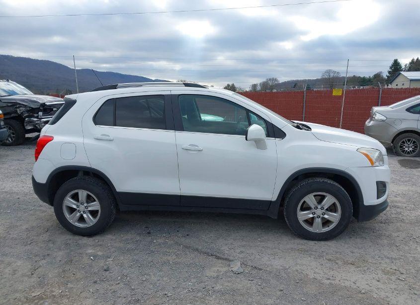 Photo 13 of 2015 Chevrolet Trax LT (VIN 3GNCJRSBXFL253536)