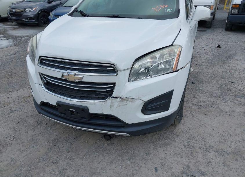 Photo 6 of 2015 Chevrolet Trax LT (VIN 3GNCJRSBXFL253536)