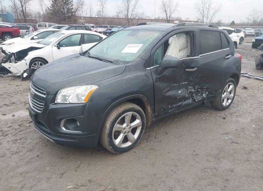 Photo 2 of 2016 Chevrolet Trax LTZ (VIN 3GNCJRSBXGL154622)