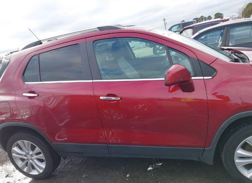 Photo 14 of 2018 Chevrolet Trax PREMIER (VIN 3GNCJRSBXJL216205)