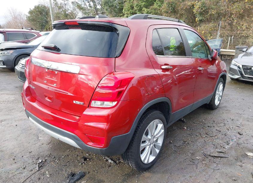 Photo 4 of 2018 Chevrolet Trax PREMIER (VIN 3GNCJRSBXJL216205)