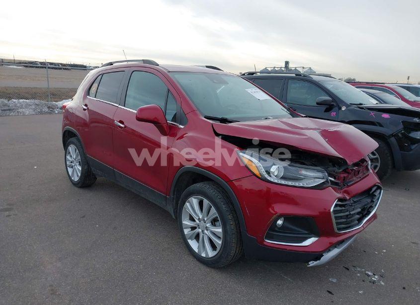 2018 Chevrolet Trax PREMIER (VIN 3GNCJRSBXJL245395) main photo
