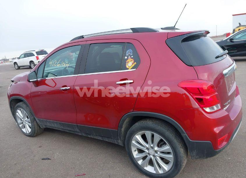 Photo 14 of 2018 Chevrolet Trax PREMIER (VIN 3GNCJRSBXJL245395)