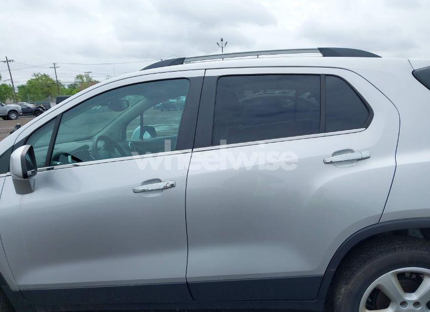 Photo 14 of 2015 Chevrolet Trax LTZ (VIN 3GNCJTSB3FL173184)