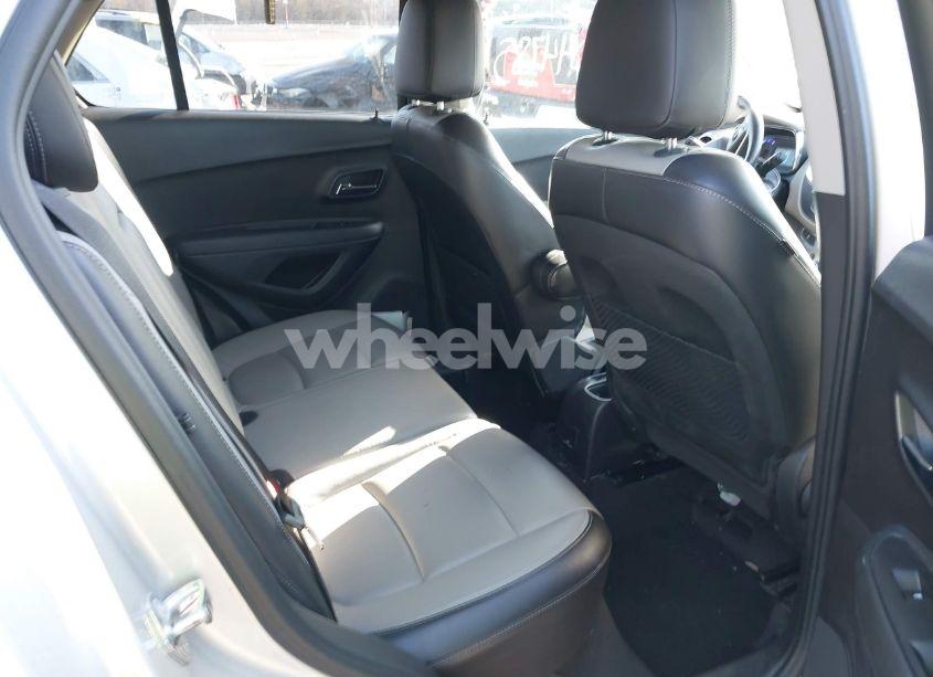 Photo 8 of 2015 Chevrolet Trax LTZ (VIN 3GNCJTSB9FL171469)