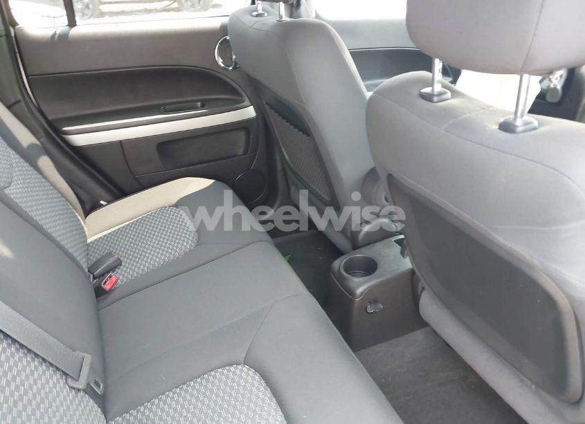 Photo 8 of 2008 Chevrolet Hhr LT (VIN 3GNDA23D08S591418)