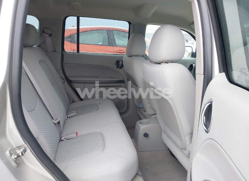 Photo 8 of 2008 Chevrolet Hhr LT (VIN 3GNDA23D18S529980)