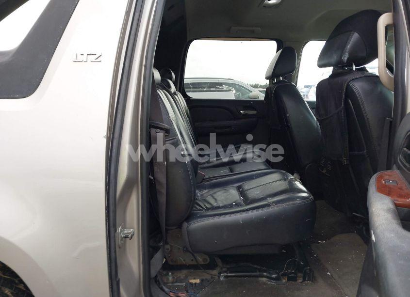 Photo 8 of 2007 Chevrolet Avalanche 1500 LTZ (VIN 3GNEC12007G155273)