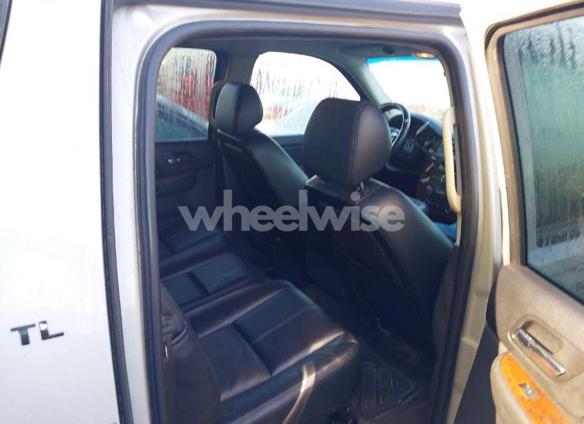 Photo 8 of 2007 Chevrolet Avalanche 1500 LT (VIN 3GNEC12017G211706)