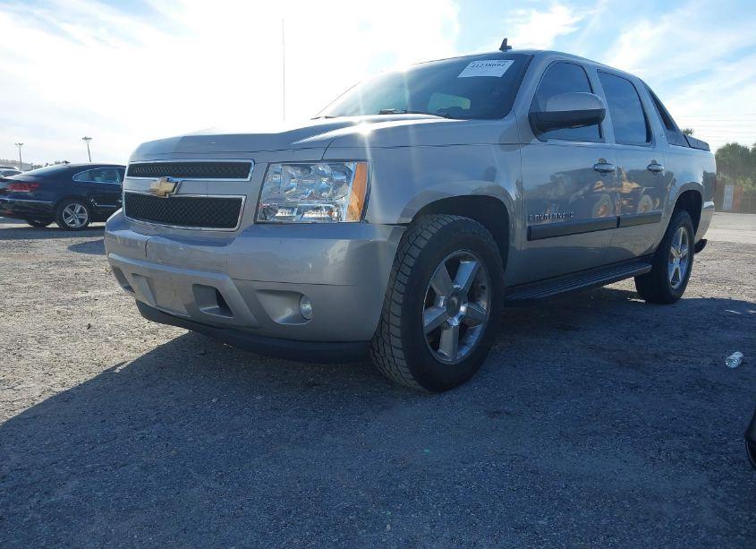 Photo 2 of 2007 Chevrolet Avalanche 1500 LT (VIN 3GNEC12017G270092)