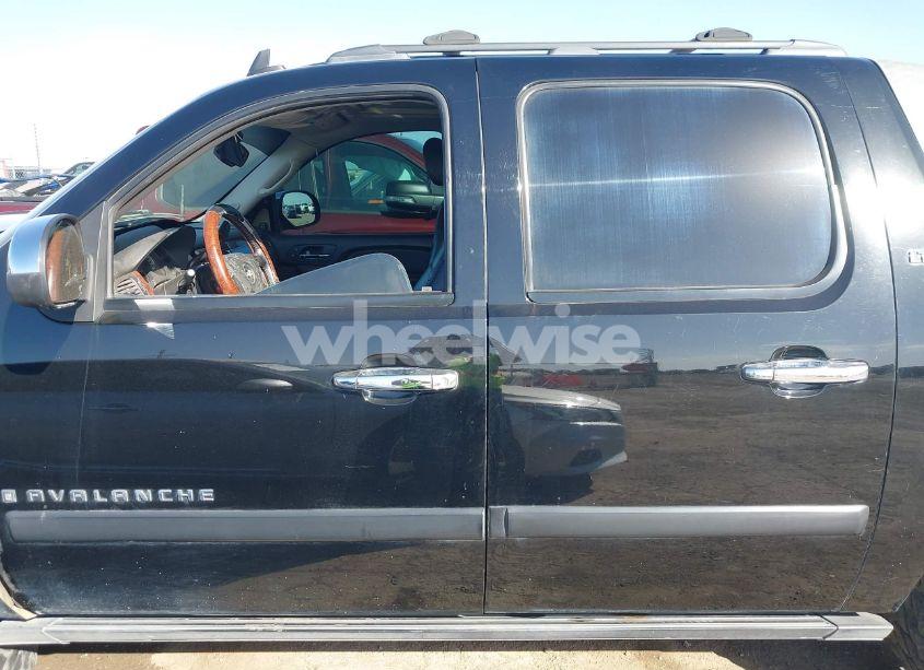 Photo 14 of 2007 Chevrolet Avalanche 1500 LTZ (VIN 3GNEC12017G297941)