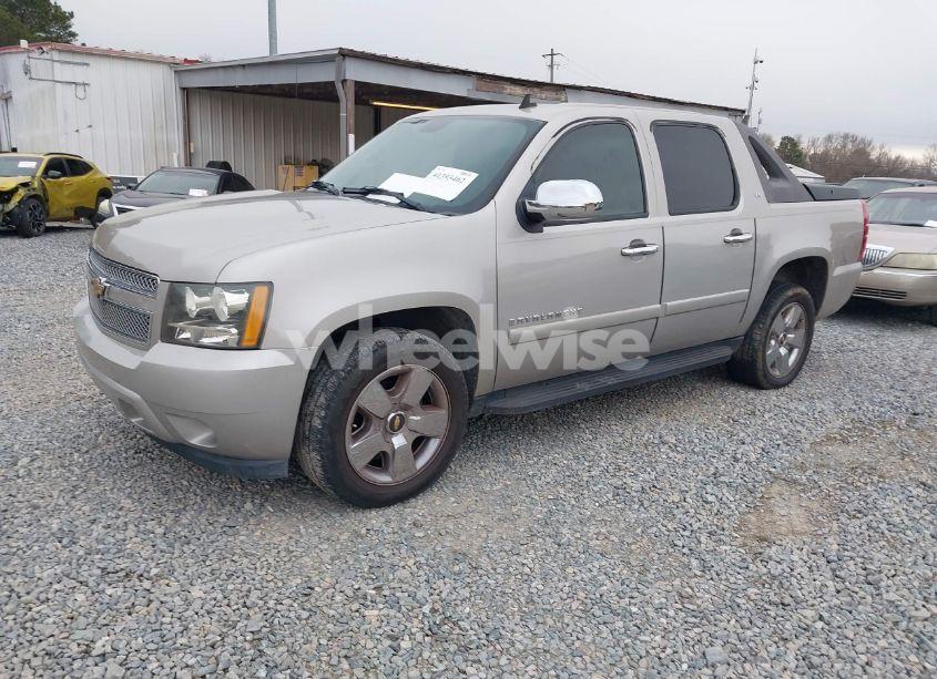 Photo 2 of 2007 Chevrolet Avalanche 1500 LS (VIN 3GNEC12037G320720)