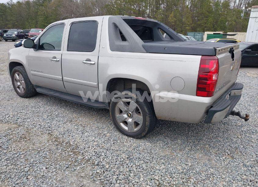 Photo 3 of 2007 Chevrolet Avalanche 1500 LS (VIN 3GNEC12037G320720)