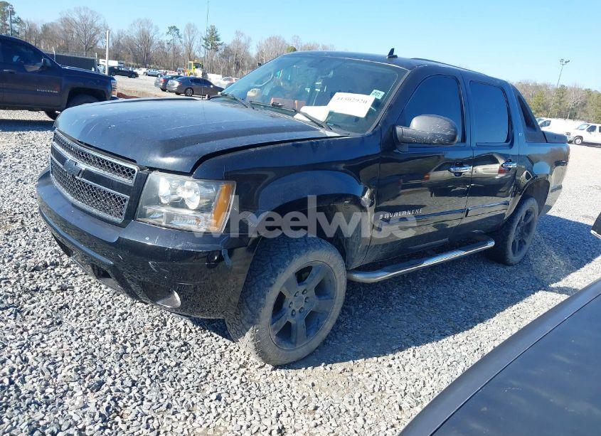 Photo 2 of 2007 Chevrolet Avalanche 1500 LS (VIN 3GNEC12047G298453)