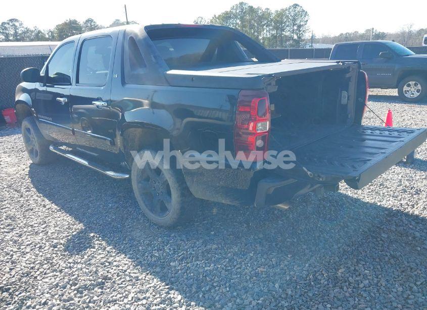 Photo 3 of 2007 Chevrolet Avalanche 1500 LS (VIN 3GNEC12047G298453)