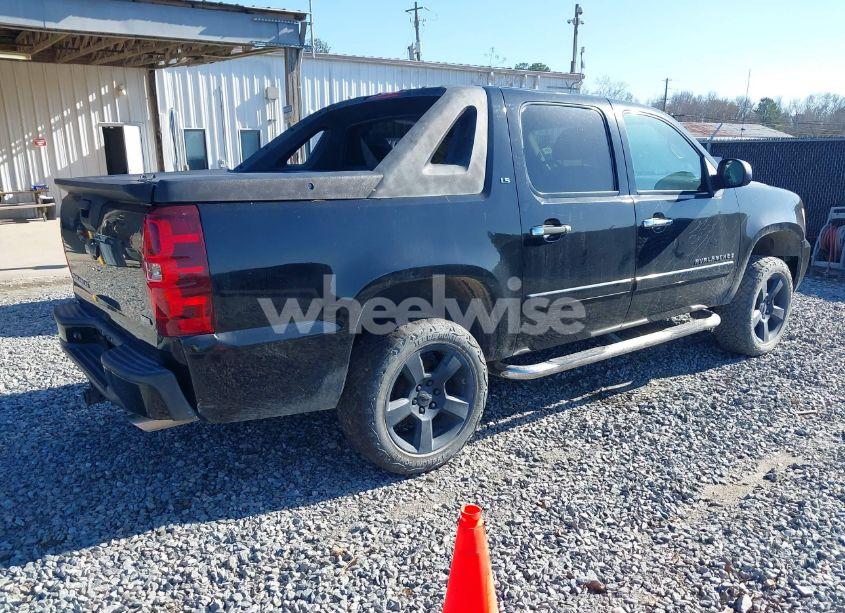 Photo 4 of 2007 Chevrolet Avalanche 1500 LS (VIN 3GNEC12047G298453)