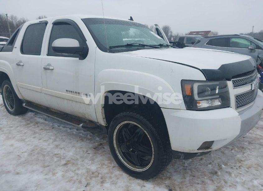 2007 Chevrolet Avalanche 1500 LT (VIN 3GNEC12047G321990) main photo