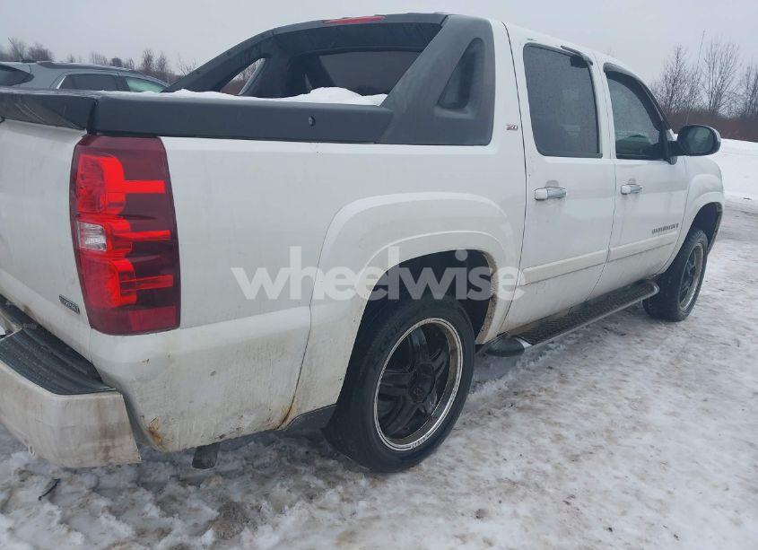 Photo 4 of 2007 Chevrolet Avalanche 1500 LT (VIN 3GNEC12047G321990)