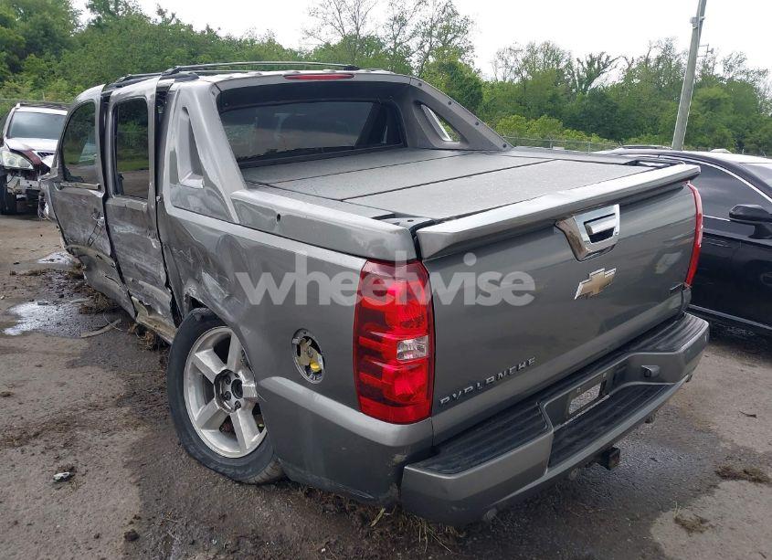 Photo 3 of 2008 Chevrolet Avalanche 1500 LTZ (VIN 3GNEC12068G261342)
