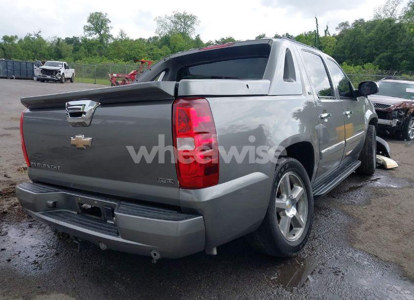 Photo 4 of 2008 Chevrolet Avalanche 1500 LTZ (VIN 3GNEC12068G261342)