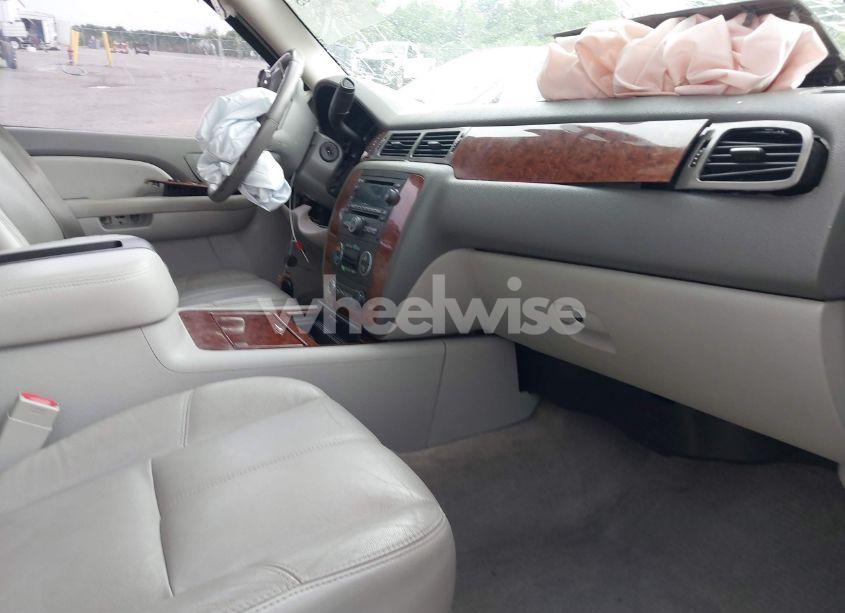 Photo 5 of 2008 Chevrolet Avalanche 1500 LTZ (VIN 3GNEC12068G261342)