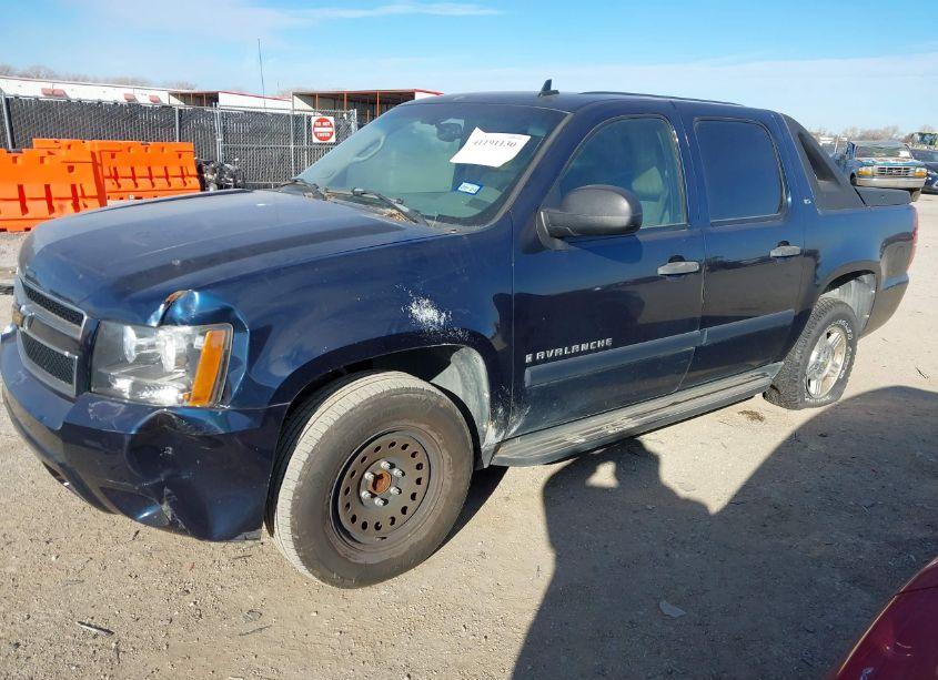 Photo 2 of 2007 Chevrolet Avalanche 1500 LS (VIN 3GNEC12077G272414)