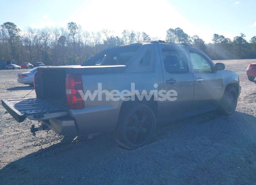 Photo 4 of 2007 Chevrolet Avalanche 1500 LT (VIN 3GNEC12077G290914)