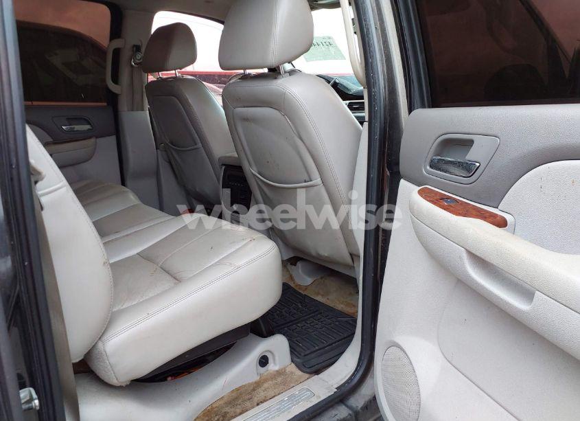 Photo 8 of 2007 Chevrolet Avalanche 1500 LTZ (VIN 3GNEC12087G204834)