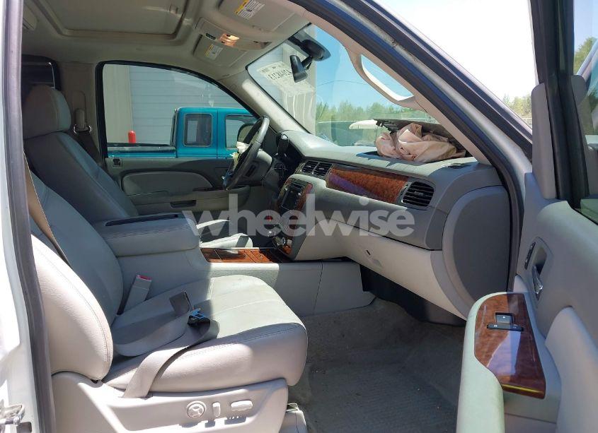 Photo 5 of 2008 Chevrolet Avalanche 1500 LTZ (VIN 3GNEC12088G103407)