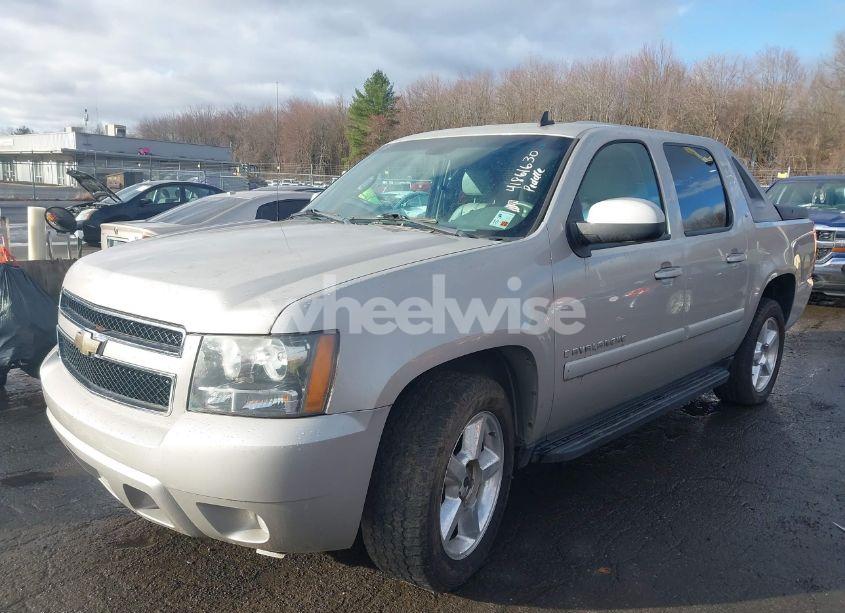 Photo 2 of 2008 Chevrolet Avalanche 1500 LT (VIN 3GNEC12088G212269)