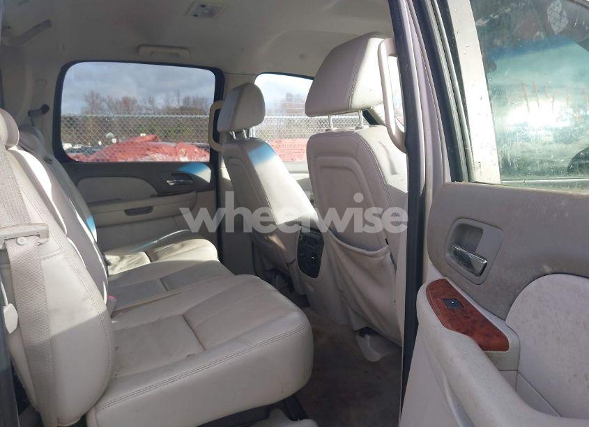 Photo 8 of 2008 Chevrolet Avalanche 1500 LT (VIN 3GNEC12088G212269)