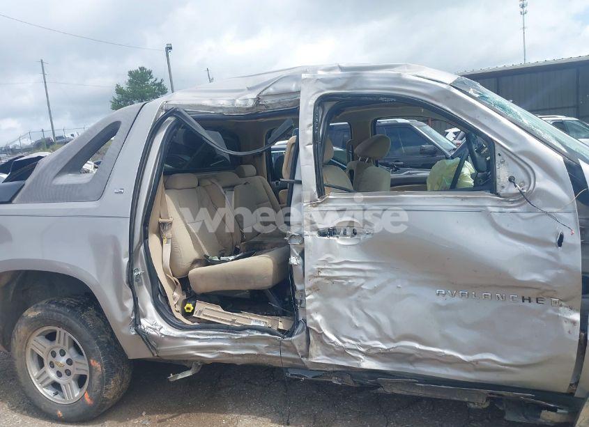 Photo 14 of 2007 Chevrolet Avalanche 1500 LS (VIN 3GNEC120X7G116612)